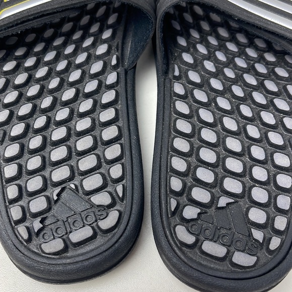 ADIDAS kids slides size 12K - Picture 10 of 15